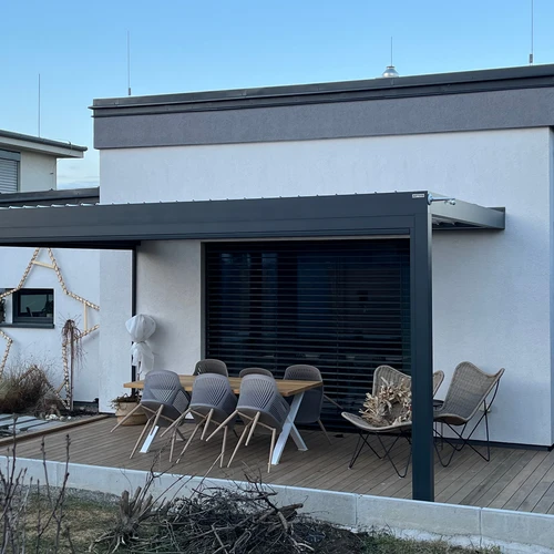 Pohled na bioklimatickou pergolu Artosi